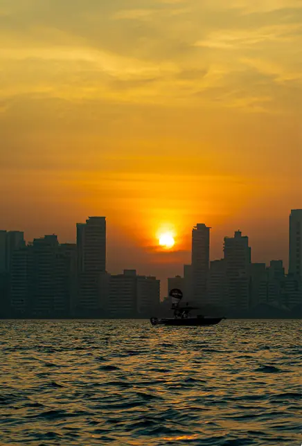 Atardecer desde el restaurante Pura Vida en Marina Santa Cruz Cartagena